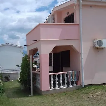 Apartment Lana